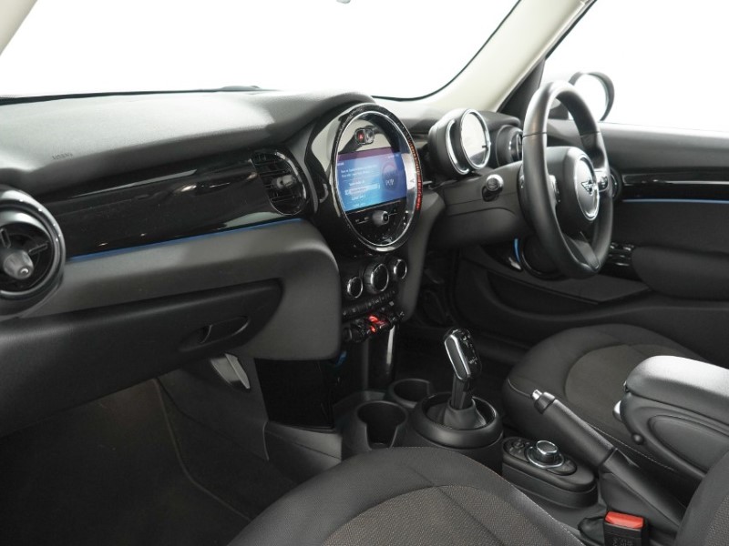 2022 (72) MINI HATCHBACK 1.5 Cooper Classic 5dr Auto 5349808