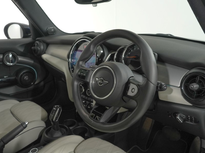 2023 (72) MINI HATCHBACK 1.5 Cooper Exclusive 5dr Auto 5352116