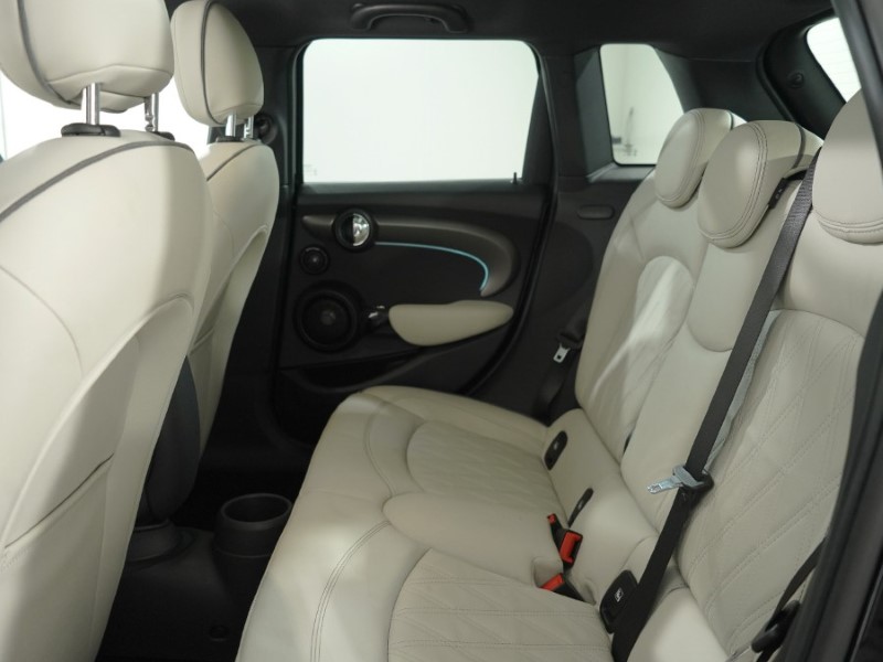 2023 (72) MINI HATCHBACK 1.5 Cooper Exclusive 5dr Auto 5352103