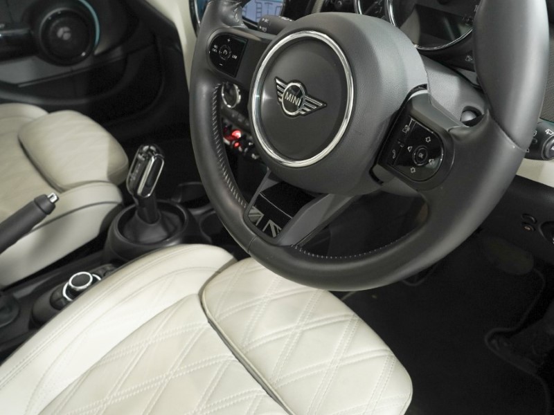 2023 (72) MINI HATCHBACK 1.5 Cooper Exclusive 5dr Auto 5352117