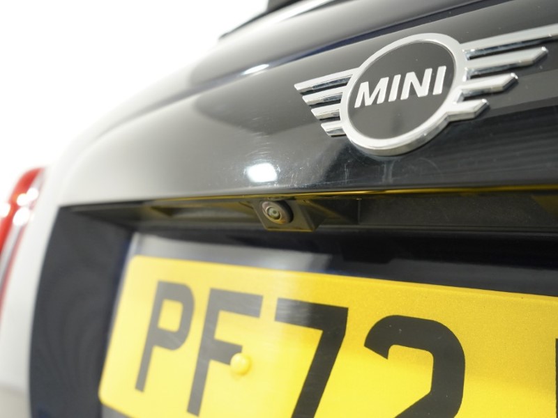 2023 (72) MINI HATCHBACK 1.5 Cooper Exclusive 5dr Auto 5352098
