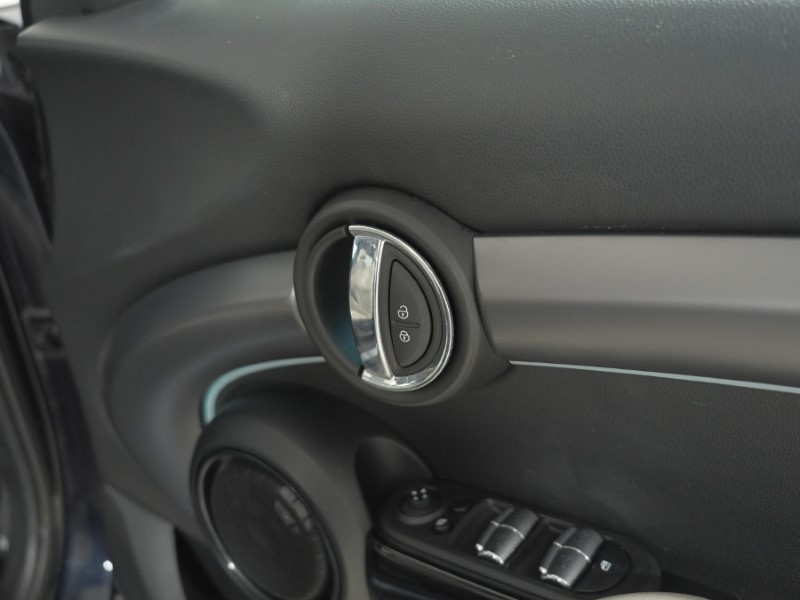 2023 (72) MINI HATCHBACK 1.5 Cooper Exclusive 5dr Auto 5352120