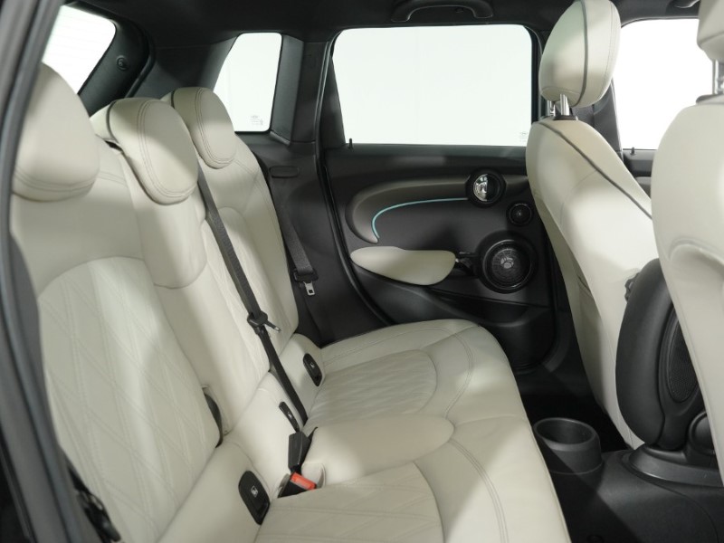 2023 (72) MINI HATCHBACK 1.5 Cooper Exclusive 5dr Auto 5352110
