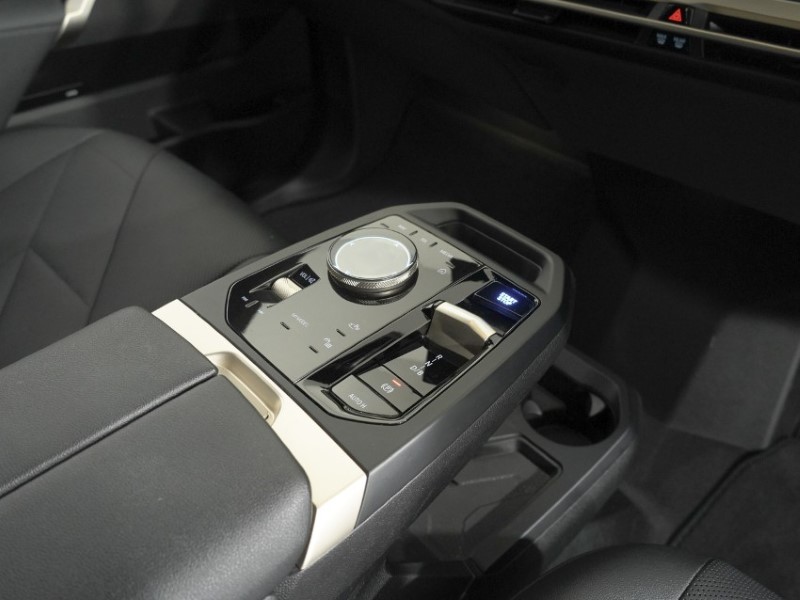 2023 (23) BMW iX 240kW xDrive40 M Sport Edition 76.6kWh 5dr Auto 5364810