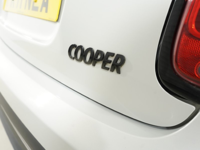 2021 (71) MINI CONVERTIBLE 1.5 Cooper Exclusive 2dr 5351125