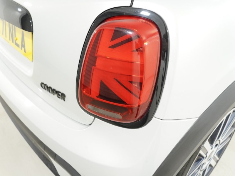 2021 (71) MINI CONVERTIBLE 1.5 Cooper Exclusive 2dr 5351126