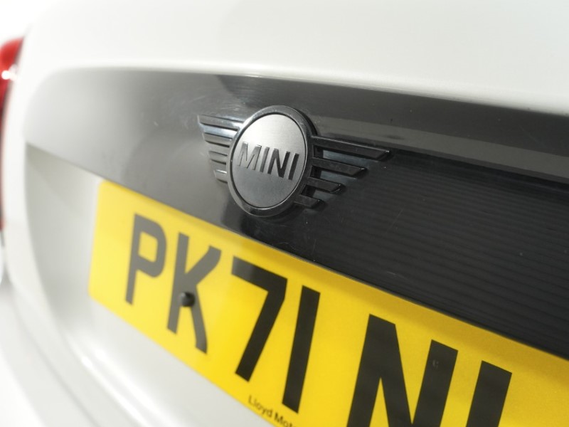 2021 (71) MINI CONVERTIBLE 1.5 Cooper Exclusive 2dr 5351124