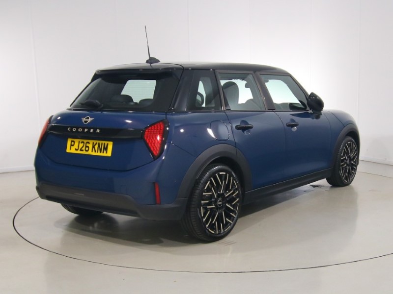 2026 (26) MINI COOPER 1.5 C Exclusive 5dr Auto 5784430