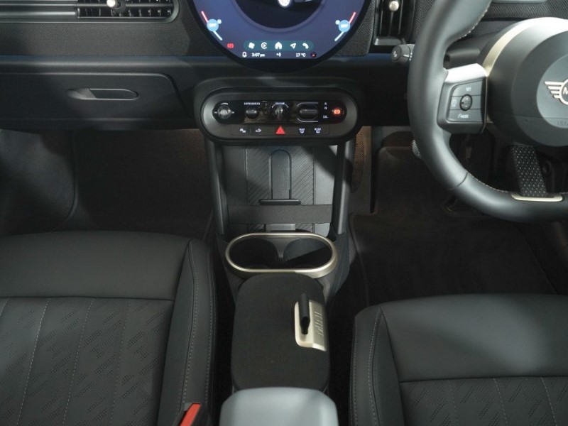2026 (26) MINI COOPER 1.5 C Exclusive 5dr Auto 5784381