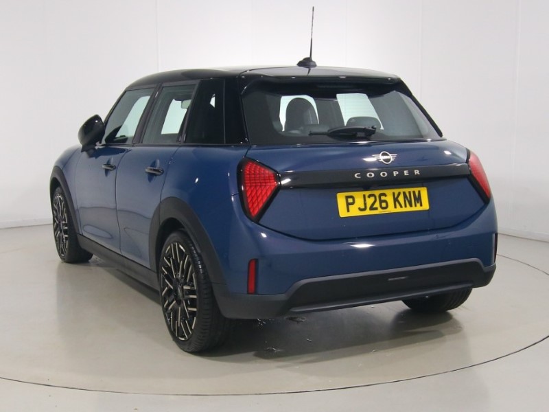 2026 (26) MINI COOPER 1.5 C Exclusive 5dr Auto 5784428