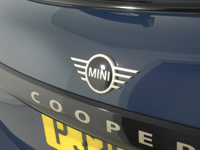2026 (26) MINI COOPER 1.5 C Exclusive 5dr Auto 5784371
