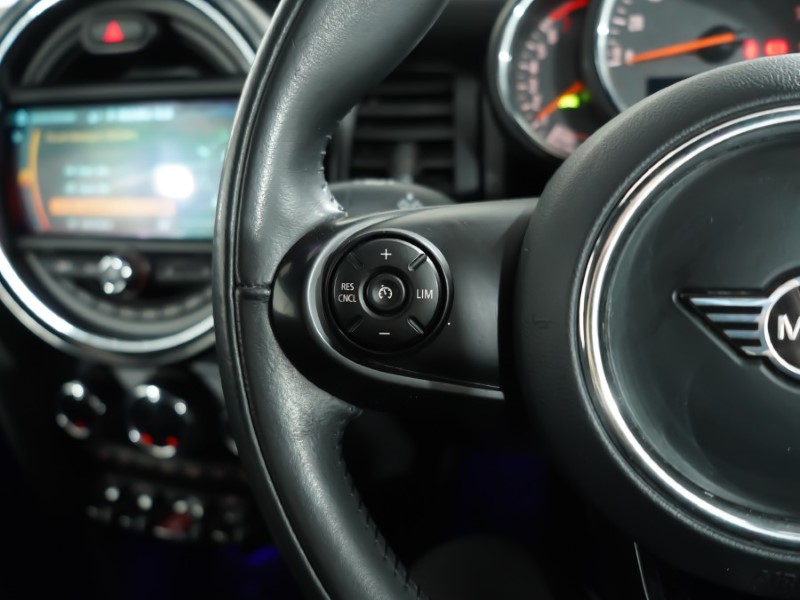 2018 (68) MINI CONVERTIBLE 1.5 Cooper Classic II 2dr Auto 5360302