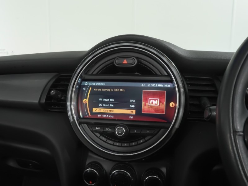 2018 (68) MINI CONVERTIBLE 1.5 Cooper Classic II 2dr Auto 5360304