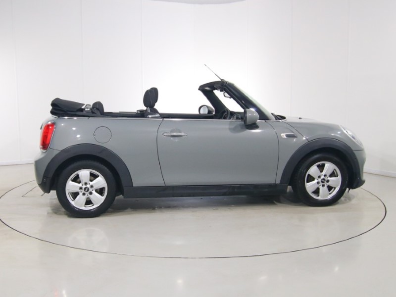 2018 (68) MINI CONVERTIBLE 1.5 Cooper Classic II 2dr Auto 5360328