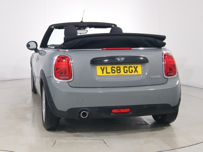 2018 (68) MINI CONVERTIBLE 1.5 Cooper Classic II 2dr Auto 5360326