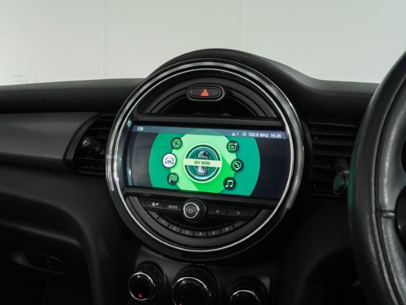 2018 (68) MINI CONVERTIBLE 1.5 Cooper Classic II 2dr Auto 5360309