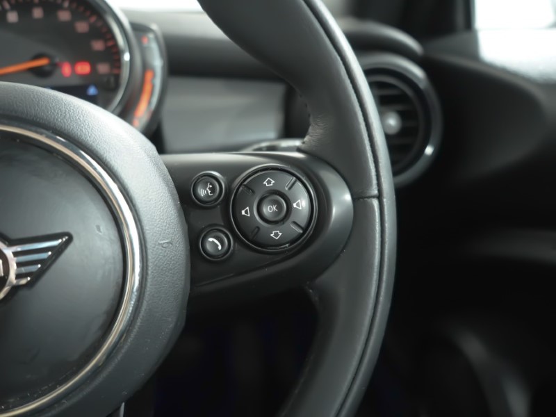 2018 (68) MINI CONVERTIBLE 1.5 Cooper Classic II 2dr Auto 5360301