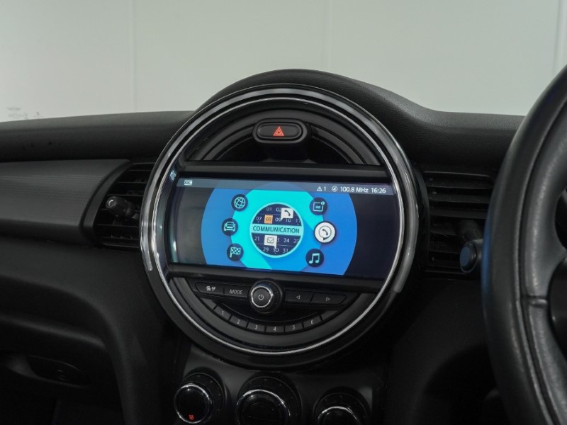 2018 (68) MINI CONVERTIBLE 1.5 Cooper Classic II 2dr Auto 5360306