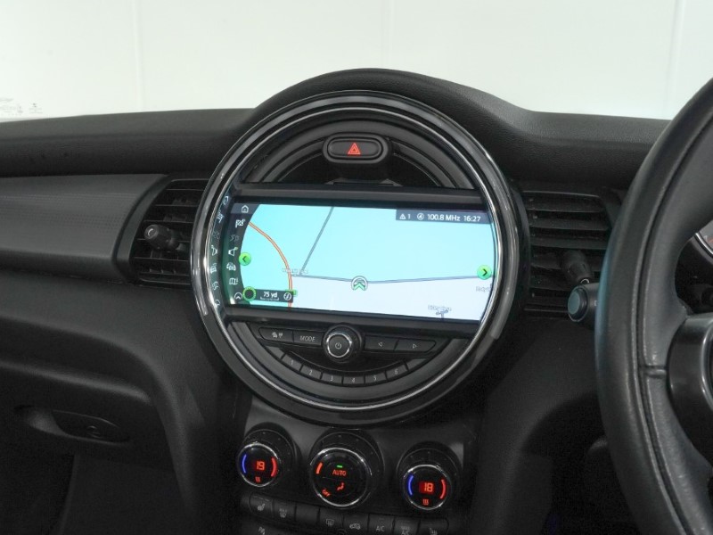 2018 (68) MINI CONVERTIBLE 1.5 Cooper Classic II 2dr Auto 5360317