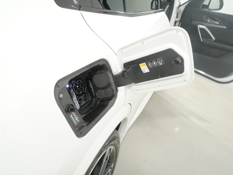 2024 (24) BMW iX2 150kW eDrive20 M Sport 65kWh 5dr Auto 5373389