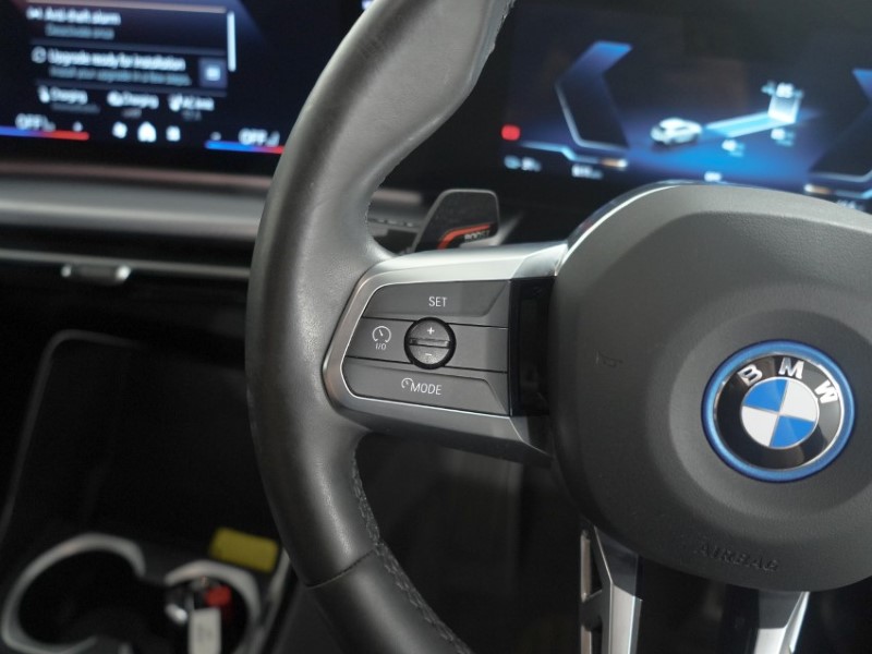 2024 (24) BMW iX2 150kW eDrive20 M Sport 65kWh 5dr Auto 5373399