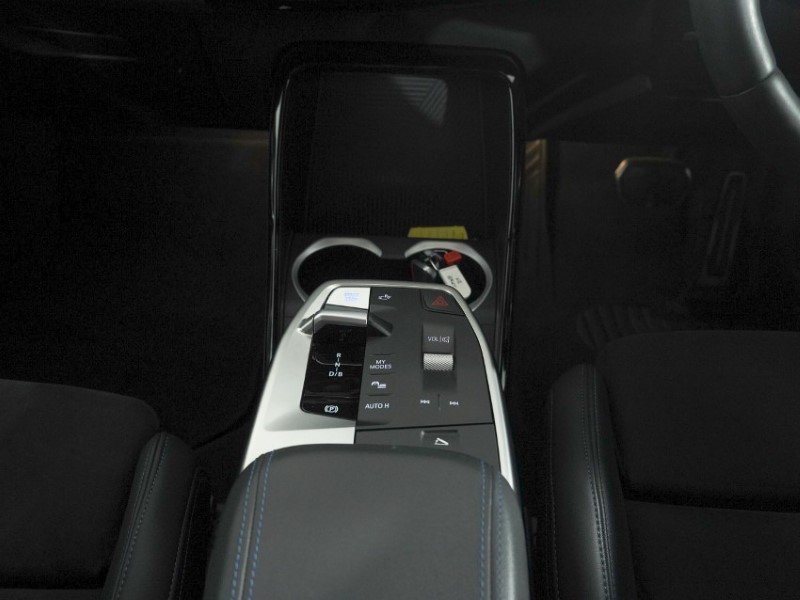 2024 (24) BMW iX2 150kW eDrive20 M Sport 65kWh 5dr Auto 5373382