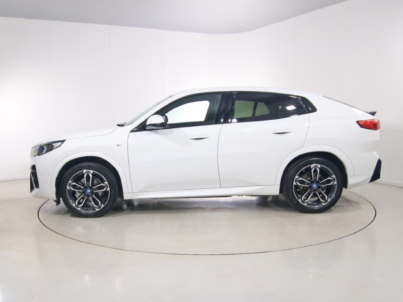 2024 (24) BMW iX2 150kW eDrive20 M Sport 65kWh 5dr Auto 5373421