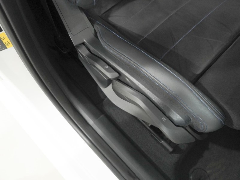 2024 (24) BMW iX2 150kW eDrive20 M Sport 65kWh 5dr Auto 5373396