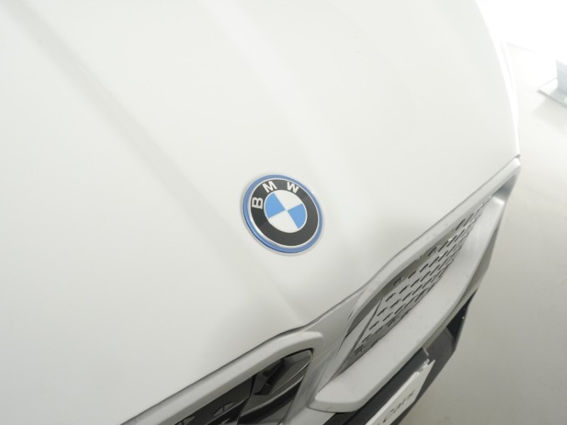 2024 (24) BMW iX2 150kW eDrive20 M Sport 65kWh 5dr Auto 5373384