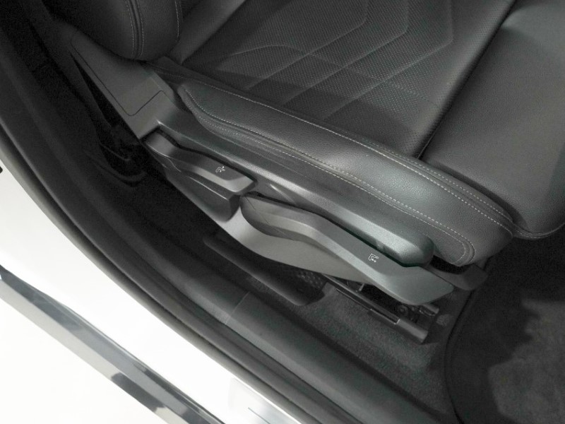 2023 (23) BMW X1 xDrive 23i MHT xLine 5dr Step Auto 5371525