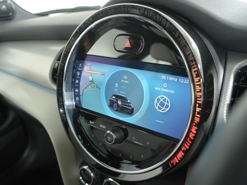 2022 (72) MINI HATCHBACK 1.5 Cooper Exclusive 3dr Auto 5364935