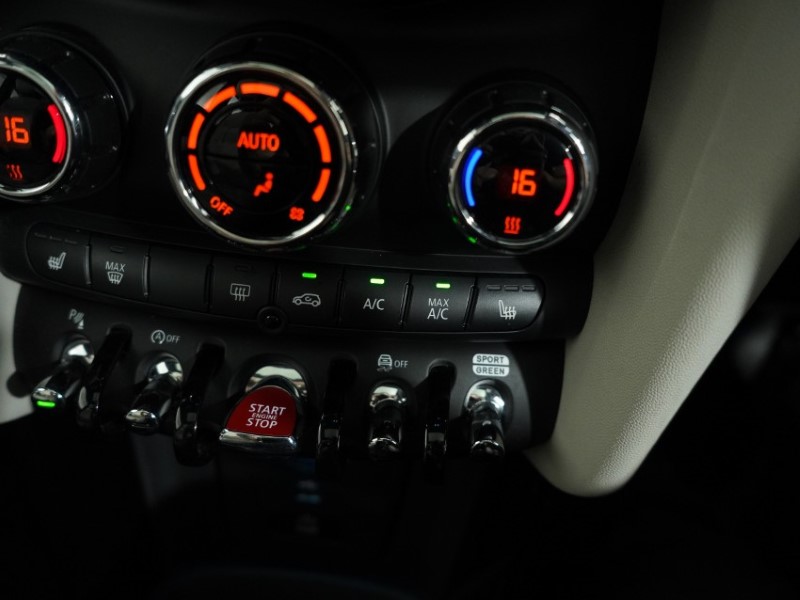 2022 (72) MINI HATCHBACK 1.5 Cooper Exclusive 3dr Auto 5364947