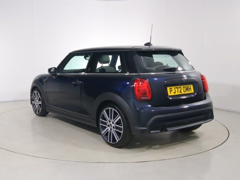 2022 (72) MINI HATCHBACK 1.5 Cooper Exclusive 3dr Auto 1