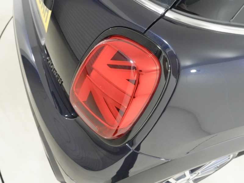 2022 (72) MINI HATCHBACK 1.5 Cooper Exclusive 3dr Auto 5364896
