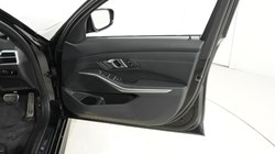 2025 (75) BMW 3 SERIES 320i M Sport 4dr Step Auto 5359950