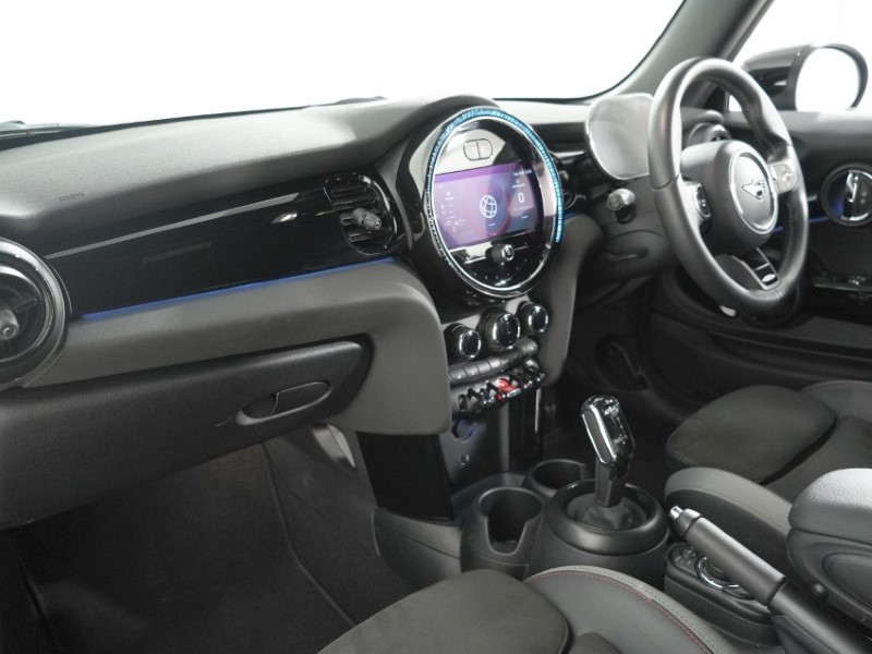 2024 (24) MINI HATCHBACK 1.5 Cooper Sport Premium 3dr Auto 5387579