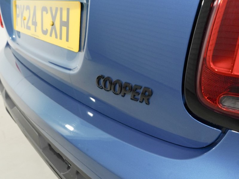2024 (24) MINI HATCHBACK 1.5 Cooper Sport Premium 3dr Auto 5387576