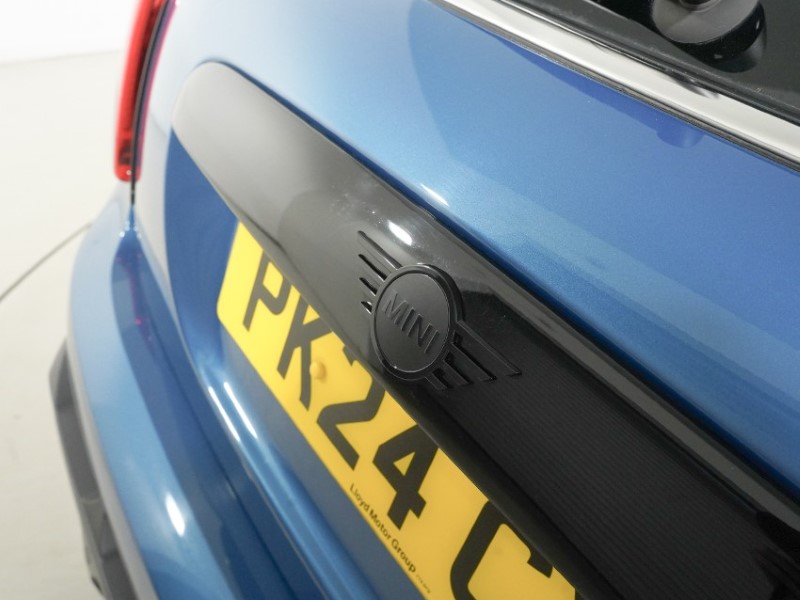2024 (24) MINI HATCHBACK 1.5 Cooper Sport Premium 3dr Auto 5387575