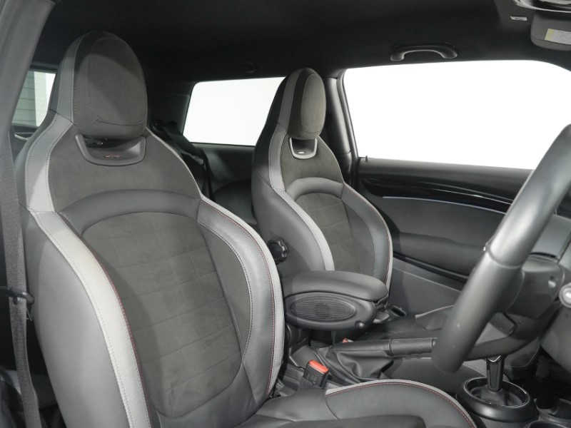 2024 (24) MINI HATCHBACK 1.5 Cooper Sport Premium 3dr Auto 5387595
