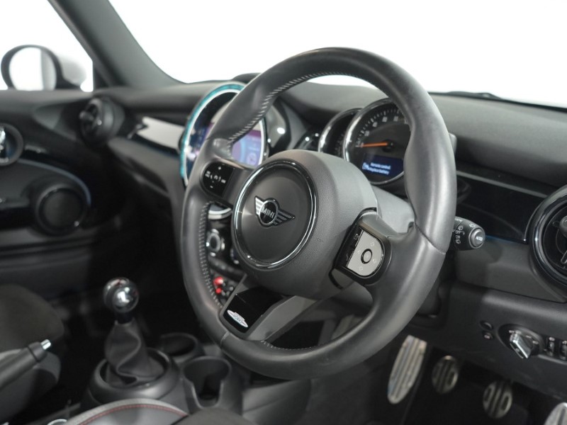 2022 (22) MINI HATCHBACK 1.5 Cooper Sport 3dr 5422593