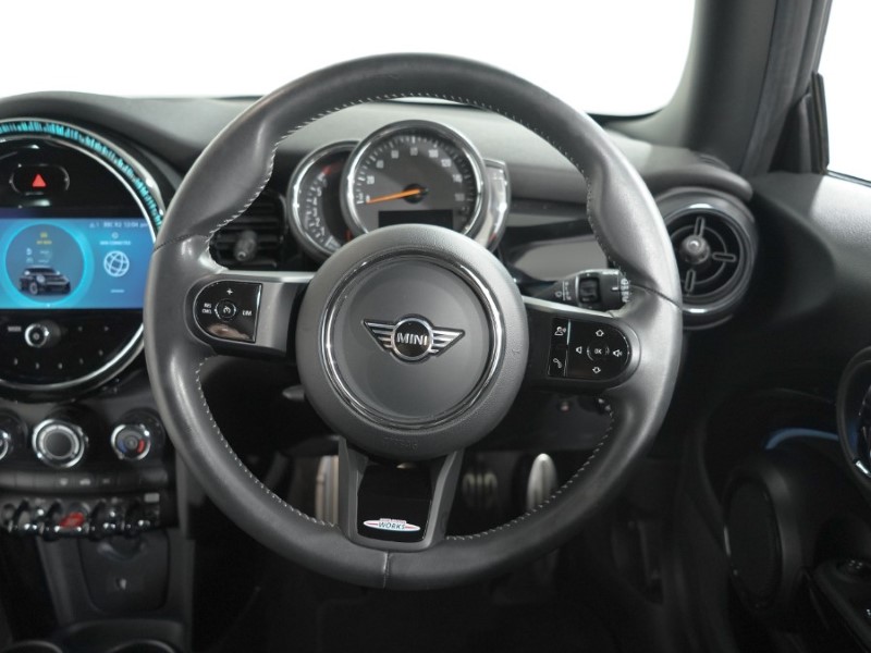 2022 (22) MINI HATCHBACK 1.5 Cooper Sport 3dr 5422591