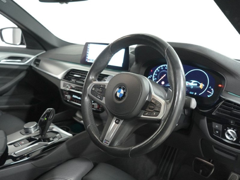 2019 (19) BMW 5 SERIES 540i xDrive M Sport 4dr Auto 5472416