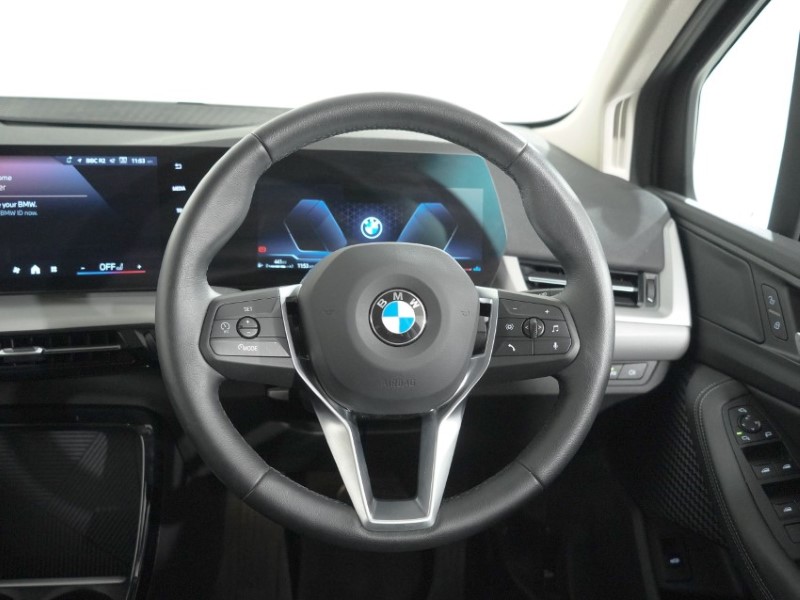 2025 (75) BMW 2 SERIES 220i MHT Sport 5dr DCT 5411275
