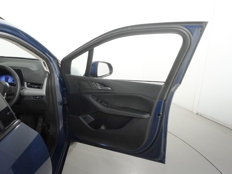 2025 (75) BMW 2 SERIES 220i MHT Sport 5dr DCT 5411282