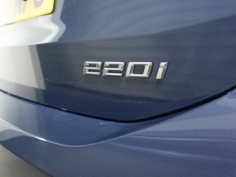 2025 (75) BMW 2 SERIES 220i MHT Sport 5dr DCT 5411264