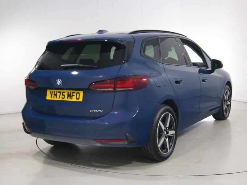 2025 (75) BMW 2 SERIES 220i MHT Sport 5dr DCT 5411308