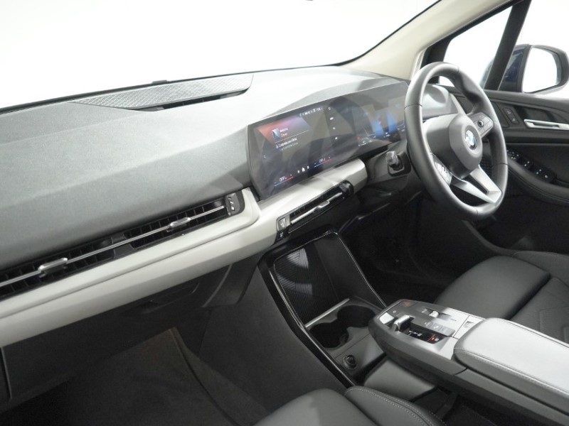 2025 (75) BMW 2 SERIES 220i MHT Sport 5dr DCT 5411268