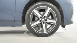 2025 (75) BMW 2 SERIES 220i MHT Sport 5dr DCT 5411280