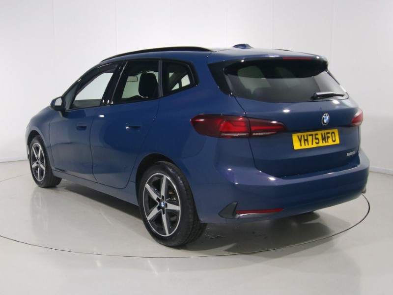 2025 (75) BMW 2 SERIES 220i MHT Sport 5dr DCT 5411306