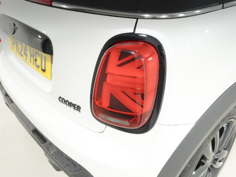 2024 (24) MINI CONVERTIBLE 1.5 Cooper Sport Premium 2dr Auto 5408525